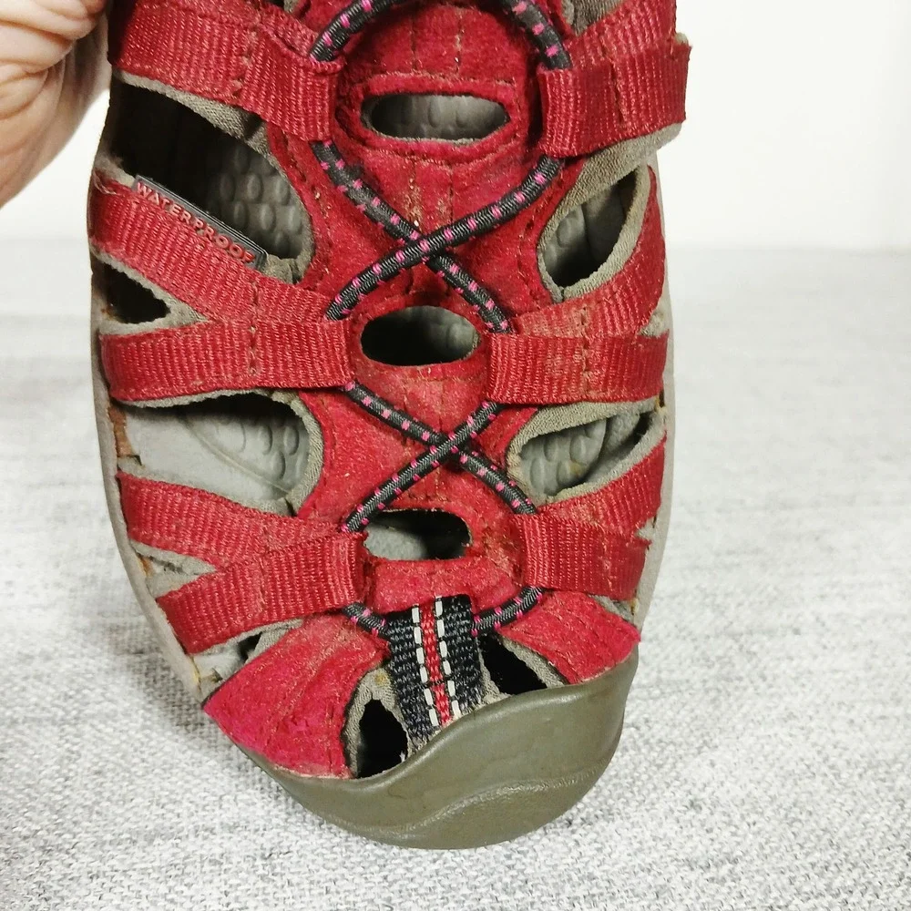 KEEN Whisper Burgundy Granola Girl Hiking Sandal Trail Water Shoe Size 7